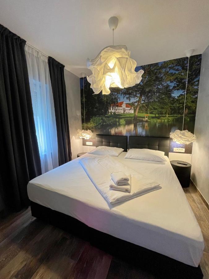 Gec Hotel Zapresic Exterior photo
