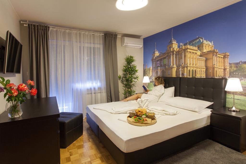 Gec Hotel Zapresic Exterior photo